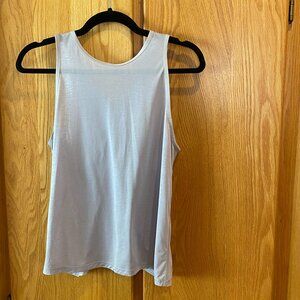 Lululemon silky tank top with twist in back Size 4